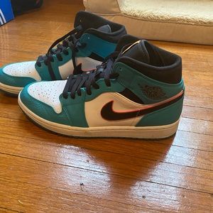 Jordan 1 mid “south beach”